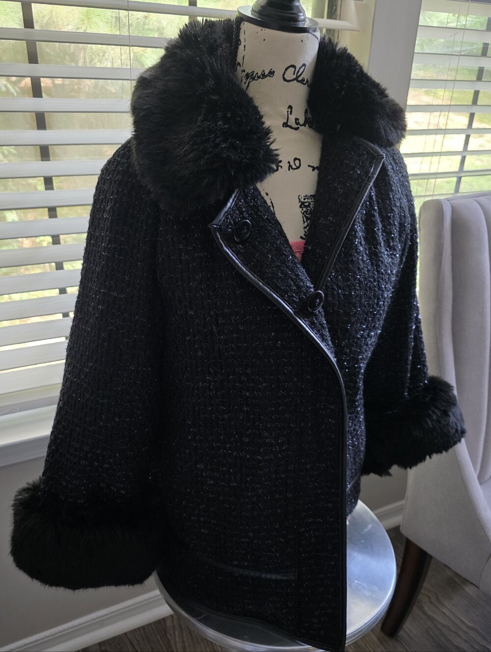 Victoria's Secret Black Faux-Fur Trim Bouclé Jacket - Women Size Xs Like New.